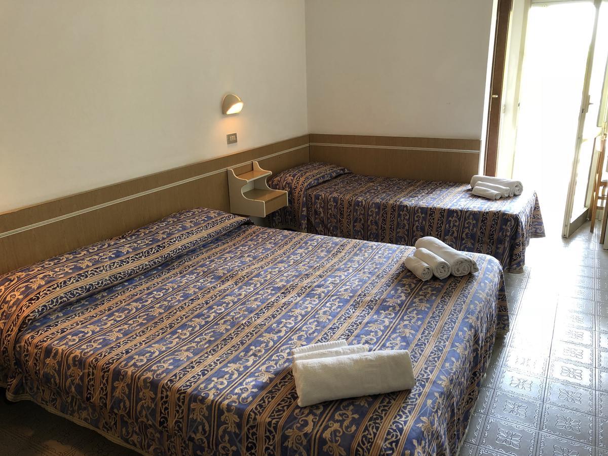 Hotel Alexander San Mauro Mare Экстерьер фото
