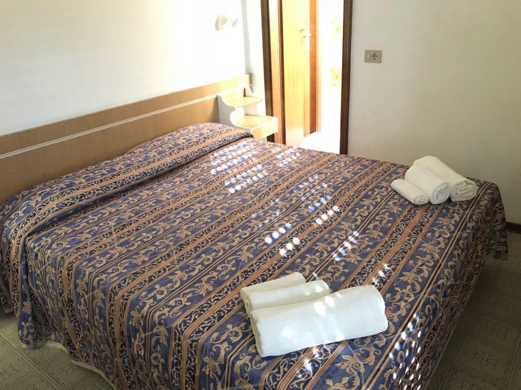 Hotel Alexander San Mauro Mare Экстерьер фото