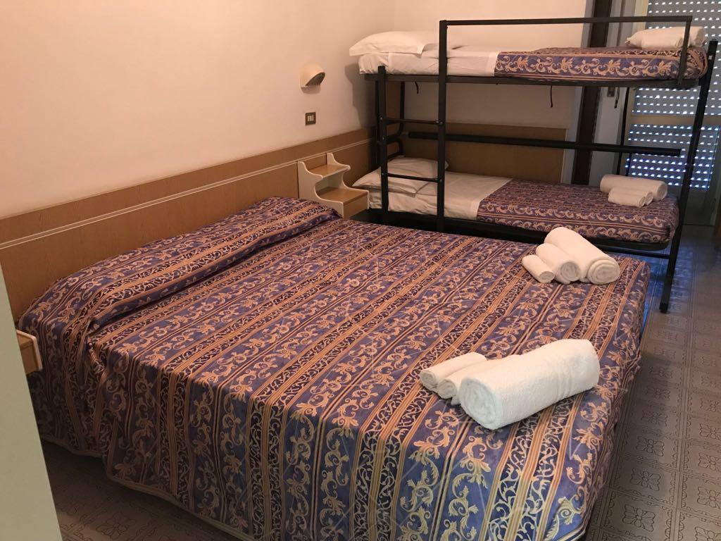 Hotel Alexander San Mauro Mare Экстерьер фото