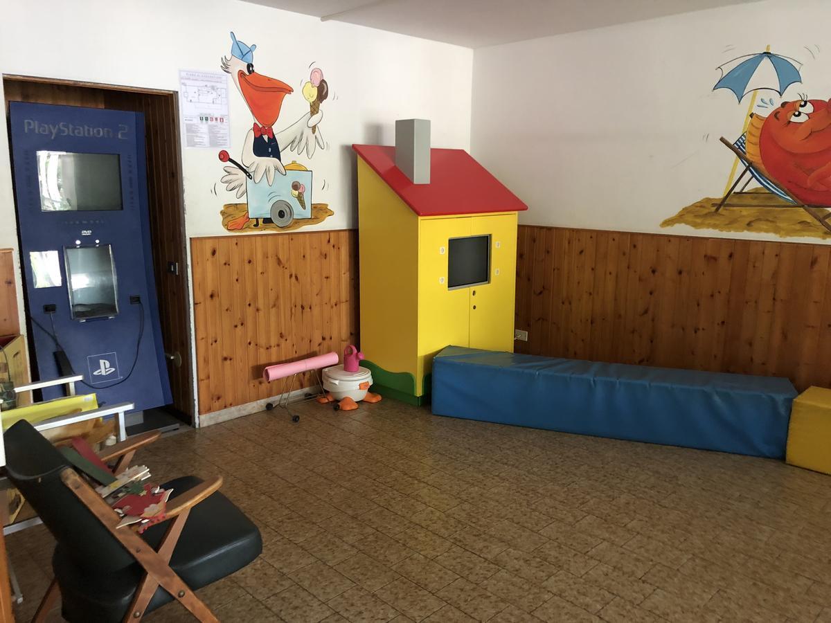 Hotel Alexander San Mauro Mare Экстерьер фото